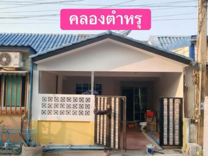 ขายทาวน์เฮาส์ชั้นเดียว ทำเลคลองตำหรุ หน้าอมตะนครชลบุรี ราคา 1ล้าน นิดๆ