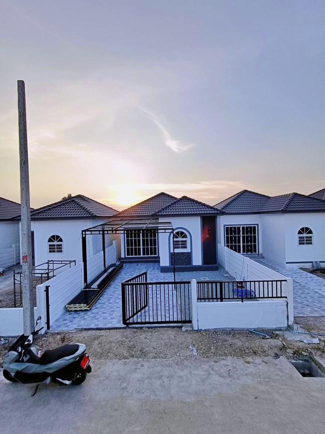 บ้านเดี่ยวชลบุรี โครงการ เอกโฮม wow3 ใกล้นิคมอมตะนคร ใกล้แยกมาบโป่ง ราคาเริ่ม 1.xx ล้าน ไม่ต้องดาวน์ ผ่อนเริ่ม 6,300 บาท บ้านใหม่พร้อมอยู่