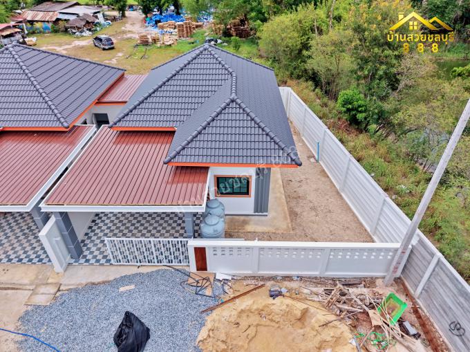 ขายบ้านแฝดสไตล์บ้านเดี่ยว ทำเลอมตะนคร-แยกมาบโป่ง ใกล้อมตะเฟส 8-10 เริ่ม 2.1x ล้านบาท